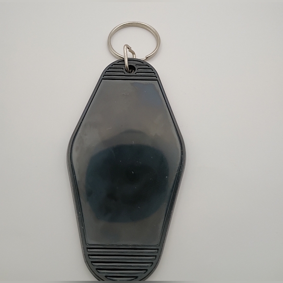 Black Highland Cow Retro Style Motel Keychain Keyring Car Accessory - Picture 2 of 2